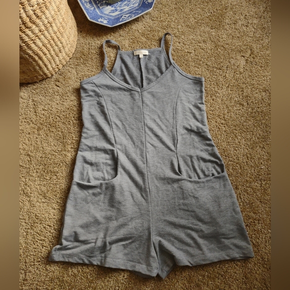 Ultra Flirt Grey Shorts Romper Sz. S - Picture 3 of 3